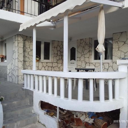 Apartamento Antonia Family House Near Airport Pórto Ráfti Exterior foto