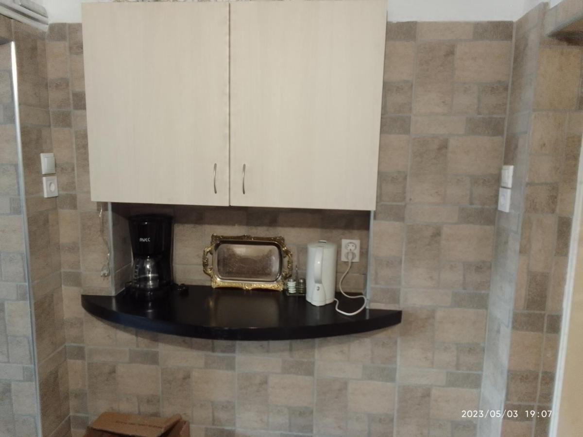 Apartamento Antonia Family House Near Airport Pórto Ráfti Exterior foto