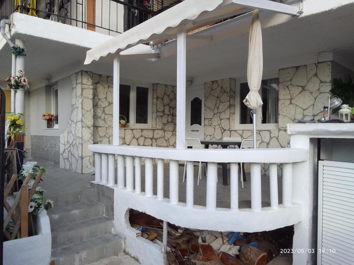 Apartamento Antonia Family House Near Airport Pórto Ráfti Exterior foto
