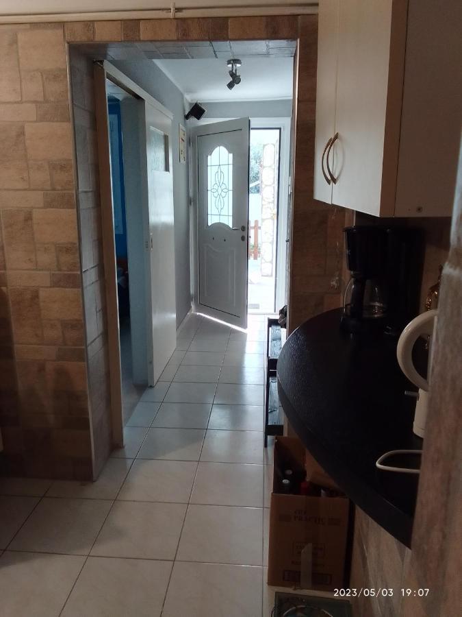 Apartamento Antonia Family House Near Airport Pórto Ráfti Exterior foto