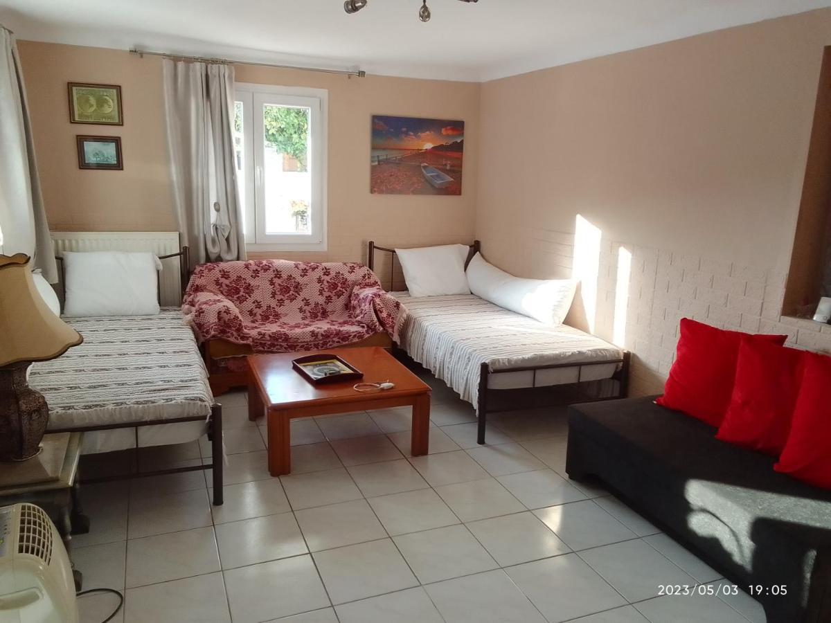 Apartamento Antonia Family House Near Airport Pórto Ráfti Exterior foto